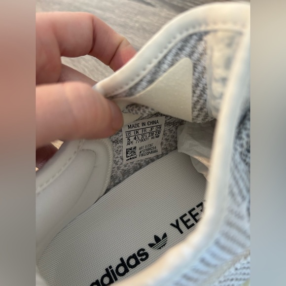 adidas Yeezy Boost 350 V2 Static Reflective EF2367 men’s size 5 White Gray NIB - Picture 7 of 10